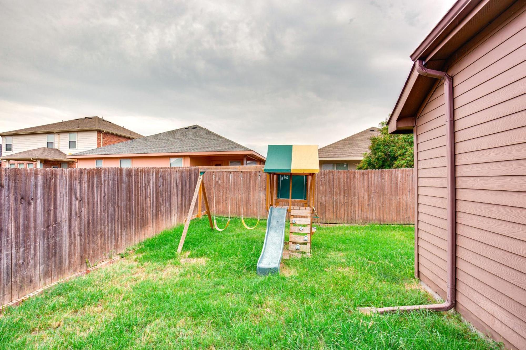 Private Office And Playground Greenville Home Exterior foto